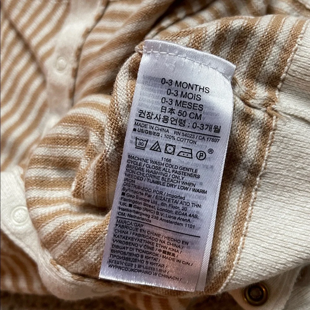 Baby GAP 0-3 Newborn Baby bundle - Beanie and Striped and Gray One Pieces